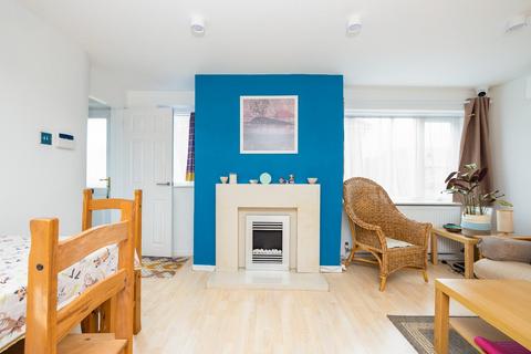 Flat 2, 15 Clouds Hill Road, Bristol, BS5 7LD