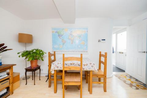 Flat 2, 15 Clouds Hill Road, Bristol, BS5 7LD