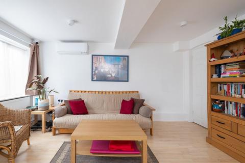 Flat 2, 15 Clouds Hill Road, Bristol, BS5 7LD