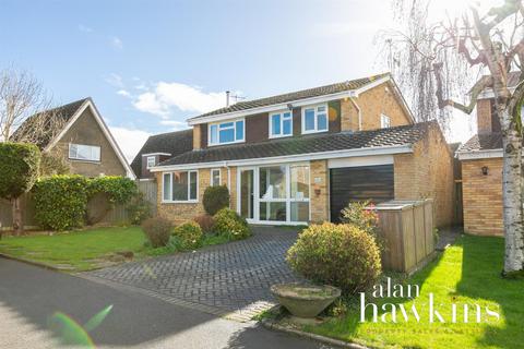 4 bedroom detached house for sale, Old Malmesbury Road, Royal Wootton Bassett, SN4 7