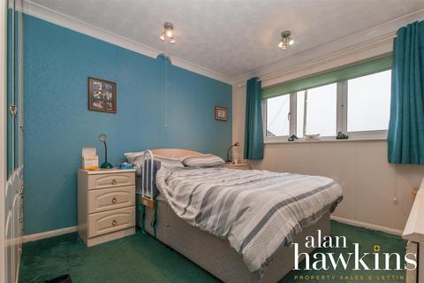 2 Windsor Close, Hook, Swindon, SN4 8EE
