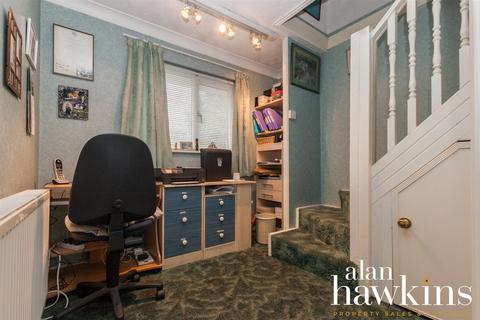 2 Windsor Close, Hook, Swindon, SN4 8EE