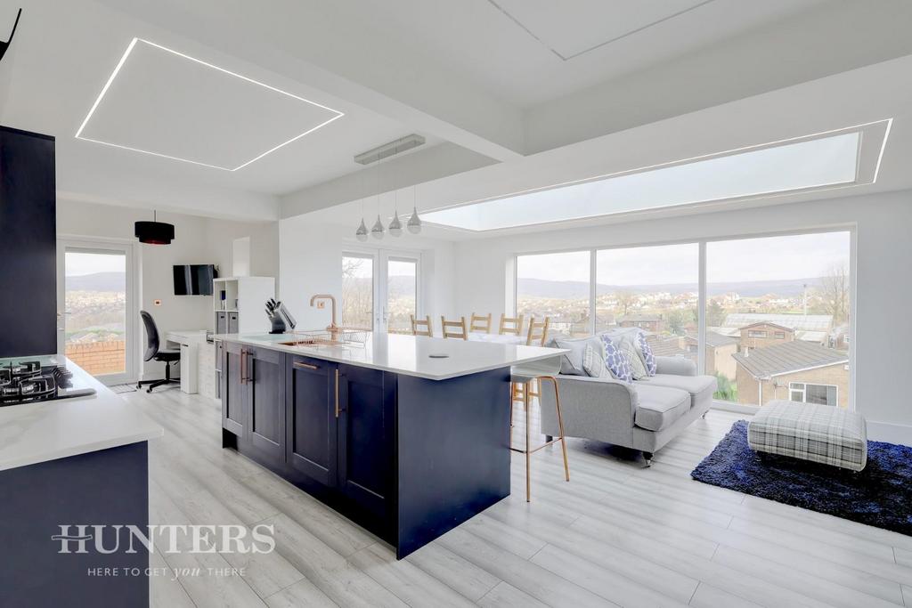 Dining kitchen