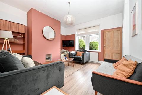 29 Ashtofts Mount, Guiseley, Leeds, LS20 9DB