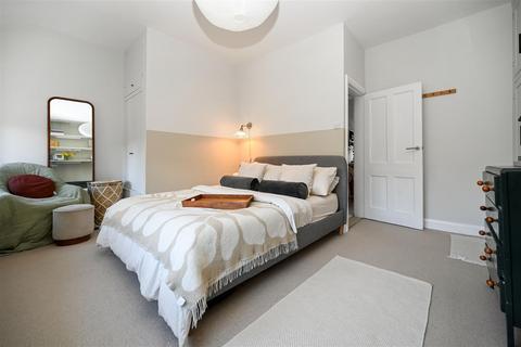 29 Ashtofts Mount, Guiseley, Leeds, LS20 9DB