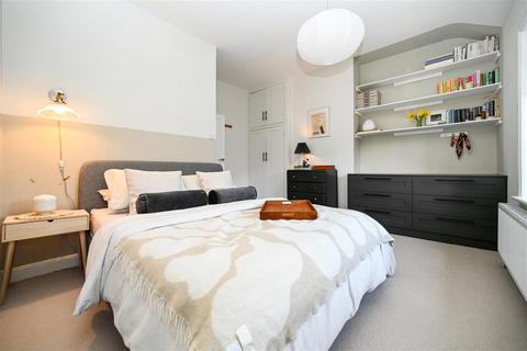 29 Ashtofts Mount, Guiseley, Leeds, LS20 9DB