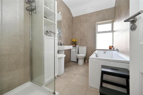 29 Ashtofts Mount, Guiseley, Leeds, LS20 9DB