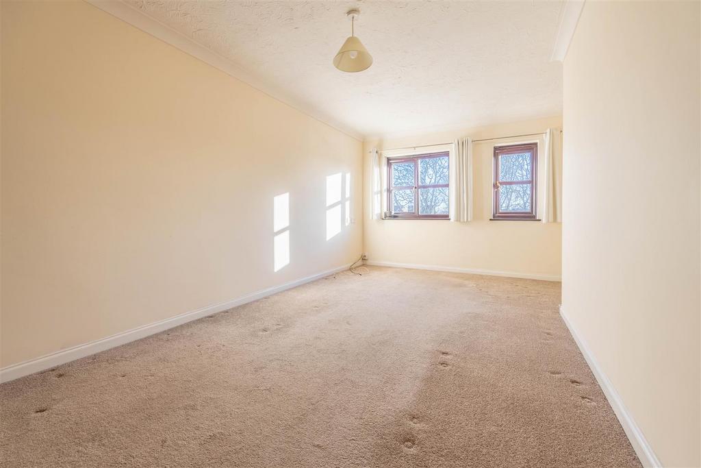 Rayleigh Road, Eastwood 1 bed retirement property for sale £94,995
