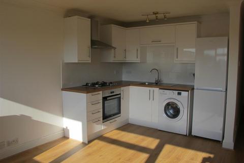 1 bedroom flat for sale, Lynwood Close, London