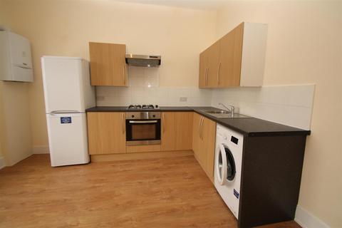 2 bedroom flat to rent, Vale Grove, Harringey, London N4
