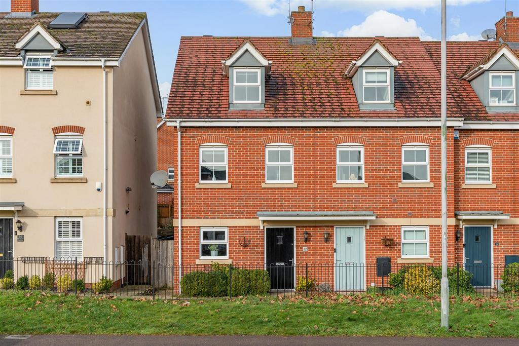 Welwyn By Pass Road, Welwyn 3 bed townhouse for sale £495,000