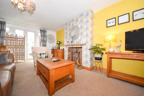 3 bedroom flat for sale, Coniston Road, Leamington Spa