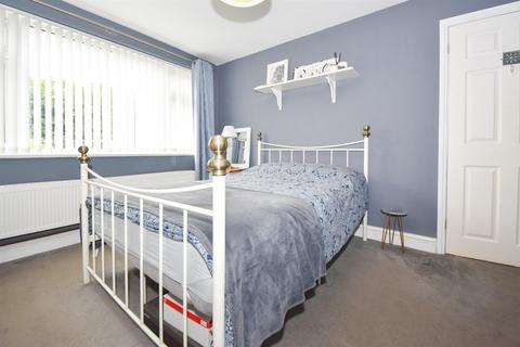 3 bedroom flat for sale, Coniston Road, Leamington Spa