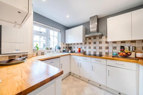 3 bedroom terraced house for sale, The Farthings, Kingston Upon Thames KT2