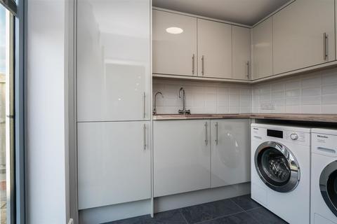 Treeside Green Lane, Churchdown, Gloucester, GL3 2LB