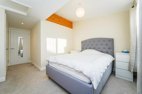 Treeside Green Lane, Churchdown, Gloucester, GL3 2LB