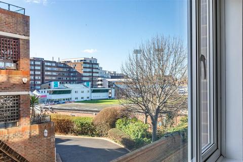 2 bedroom apartment to rent, Palmeira Avenue, Hove