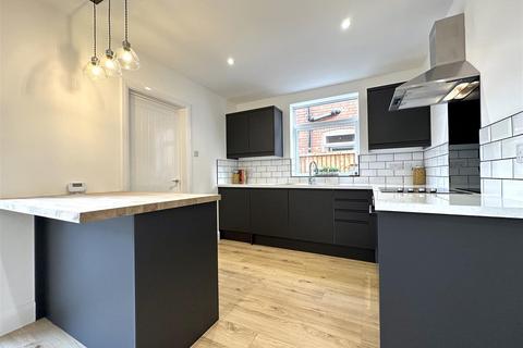 3 bedroom semi-detached house for sale, Boundary Road, Newark
