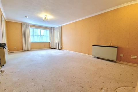2 bedroom ground floor flat for sale, Devonshire Gardens, Margate, CT9