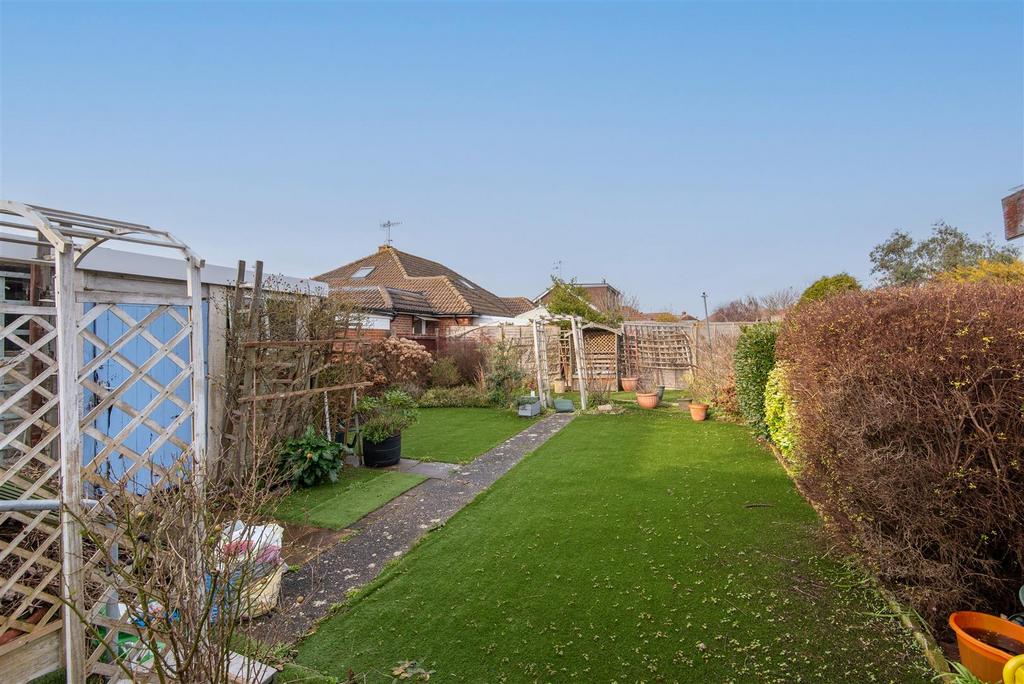 Terringes Avenue, Worthing 2 bed semidetached bungalow for sale £325,000