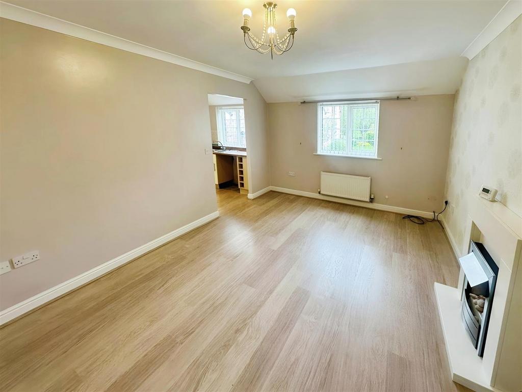 Drillfield Road, Northwich 2 bed coach house for sale £135,000