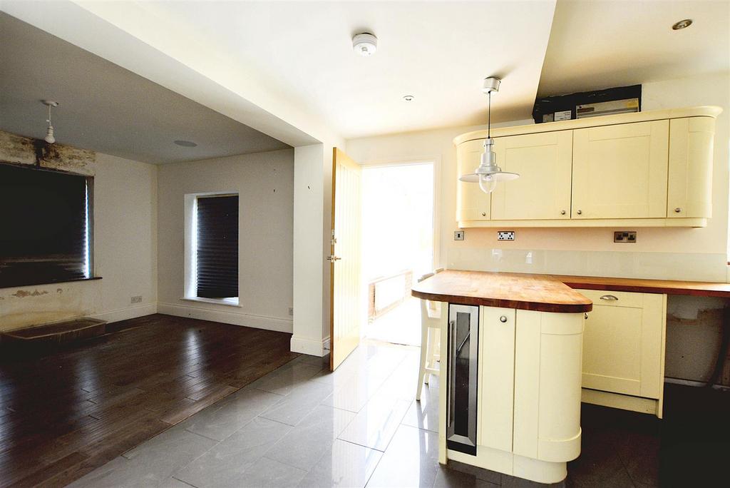 Dining kitchen