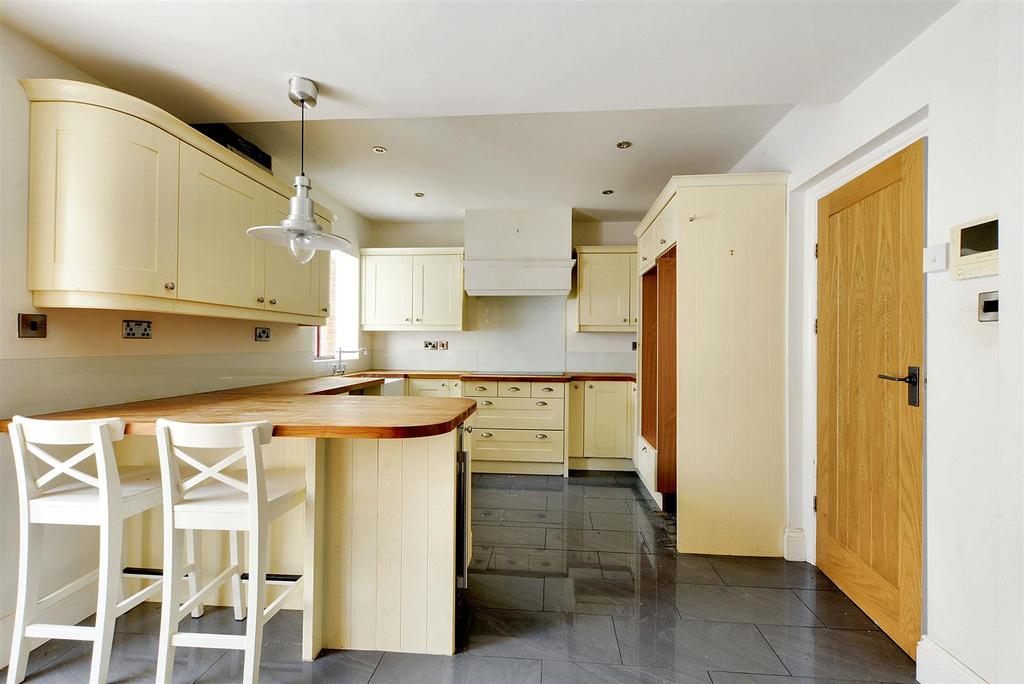 Dining kitchen