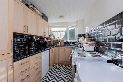 2 bedroom flat for sale, Boarlands Close, Cippenham