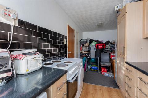 2 bedroom flat for sale, Boarlands Close, Cippenham