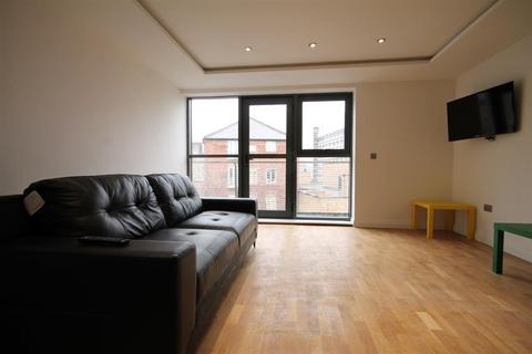 4 bedroom apartment to rent, Falconars House, City Centre
