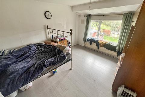 111 Blake Road, Corby, NN18 9LW