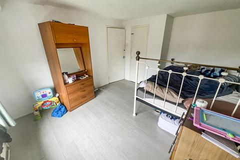 111 Blake Road, Corby, NN18 9LW