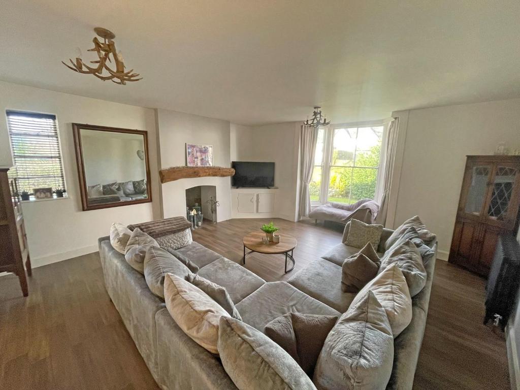Gaulby Lane, Stoughton, Leicestershire 5 bed semidetached house for