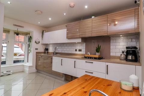 2 Allerton Road, Crigglestone, Wakefield, WF2 7FB