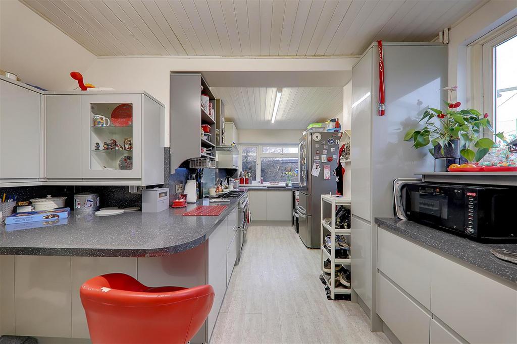 Marlowe Road, Worthing 4 bed end of terrace house for sale £475,000