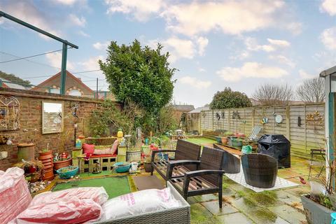 4 bedroom end of terrace house for sale, Marlowe Road, Worthing