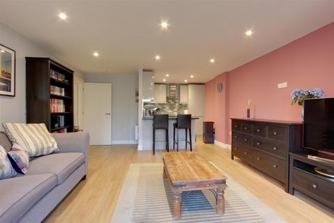 2 bedroom flat for sale, Brook Street, Tring