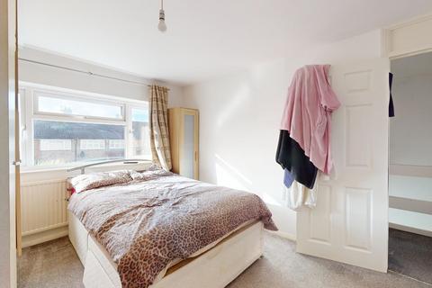 3 bedroom terraced house for sale, Whinfell Way, Gravesend, DA12