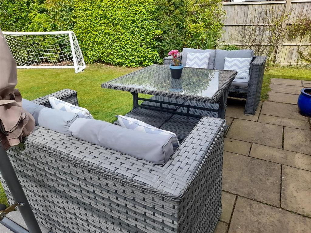 Patio 1.jpg
