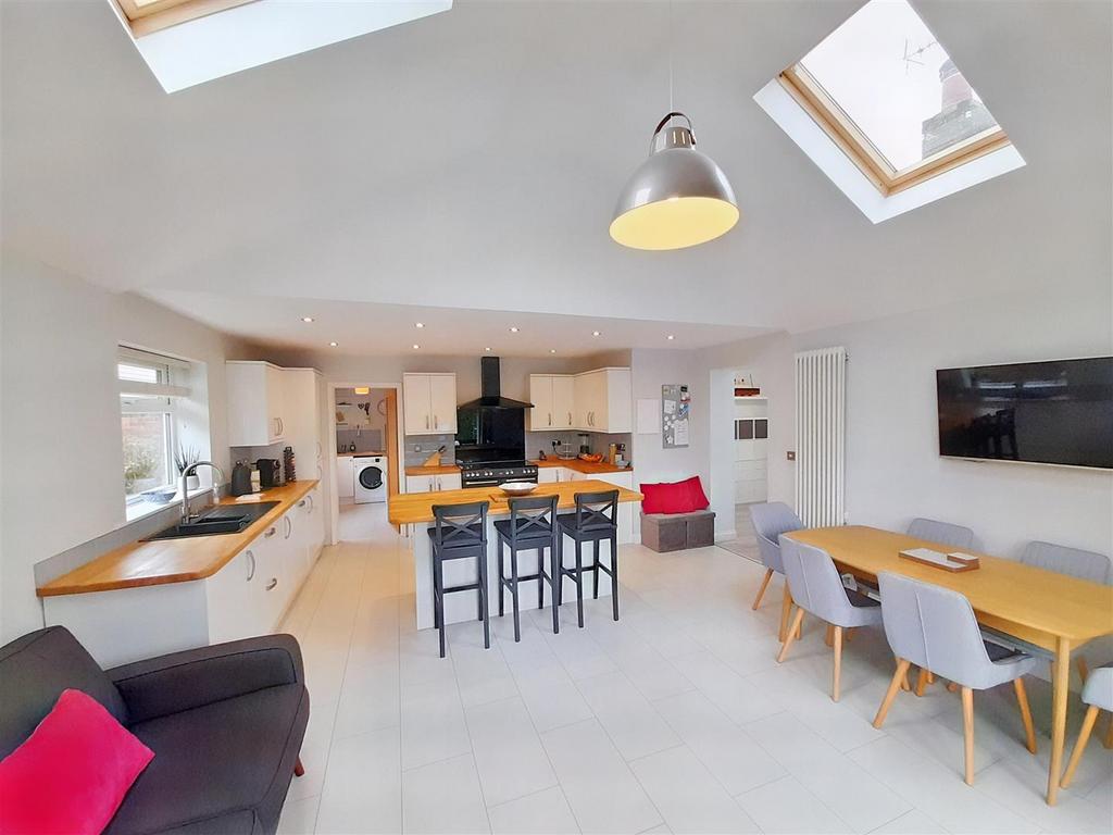 Kitchen dining family room 7 new.jpg