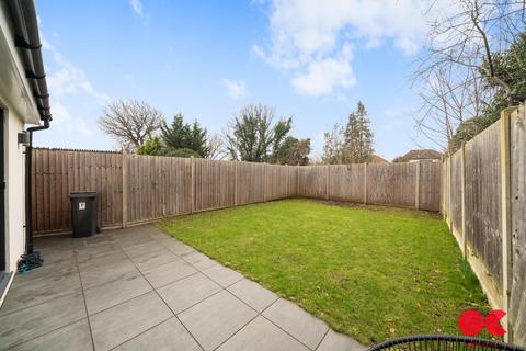 3 bedroom detached house for sale, Dury Falls Close, Hornchurch RM11