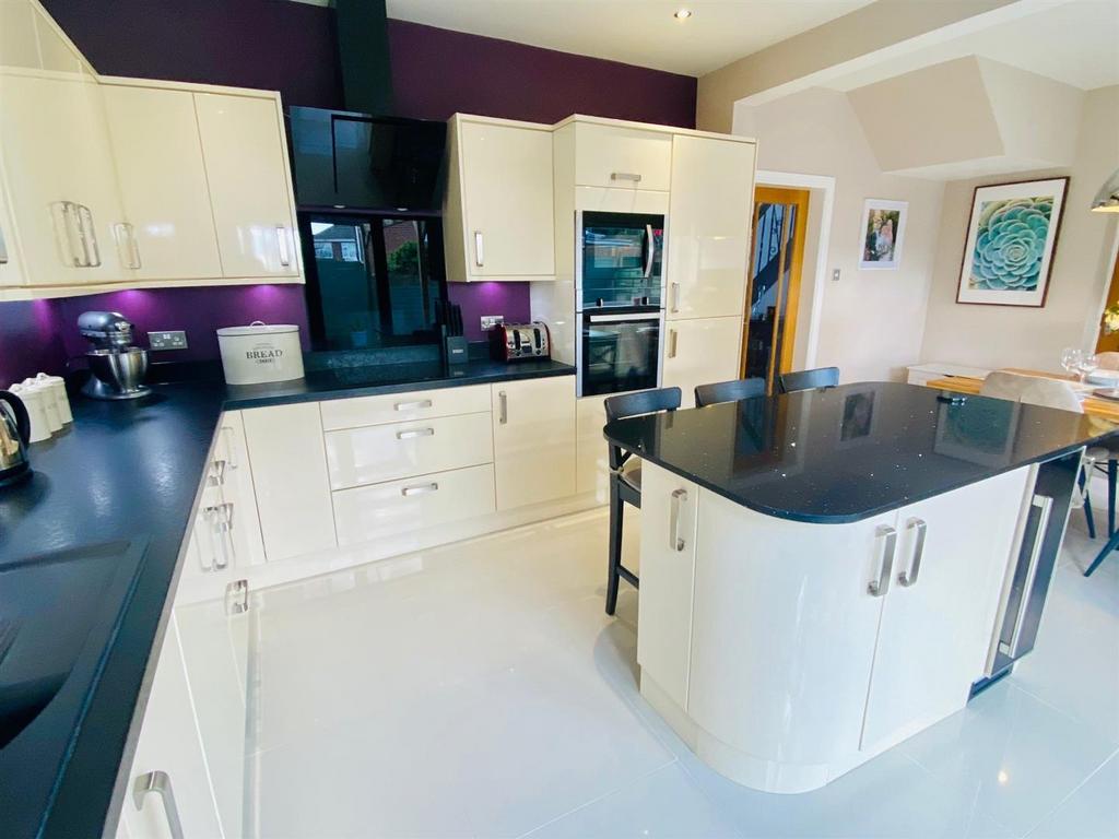 Crossley lane 44 kitchen 1.jpg