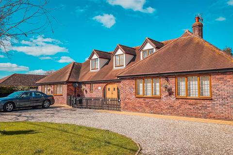 5 bedroom detached house for sale, Barnhall Road, Tolleshunt Knights, Maldon