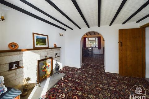 4 bedroom cottage for sale, Palmers Flat, Coleford