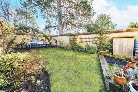 17 Church End, Haddenham, Aylesbury, HP17 8AE