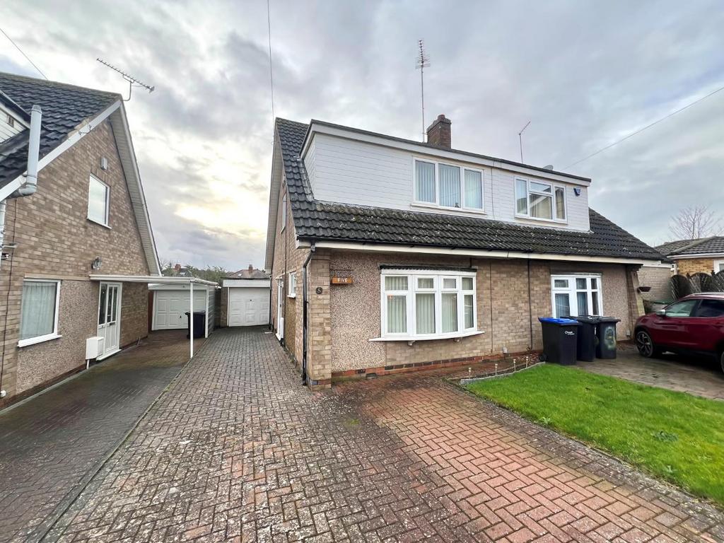Warwick Close, Duston, Northampton NN5 3 bed semidetached house for sale £280,000