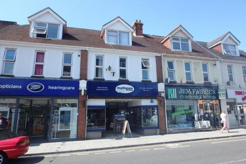 2 bedroom flat for sale, Station Road, New Milton, BH25 6JX