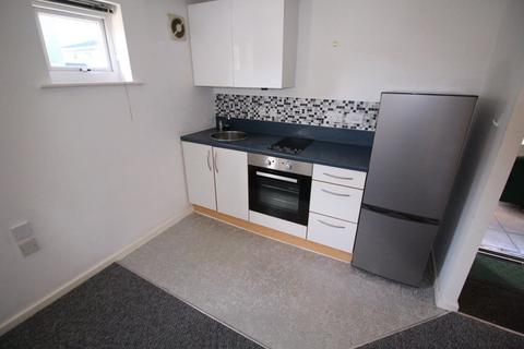Studio to rent - FOLLAGER ROAD