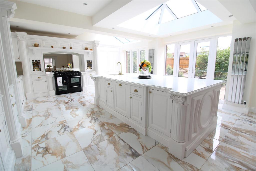 Kitchen breakfast area
