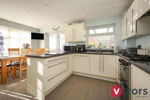 3 bedroom link detached house for sale - Hollyberry Close, Winyates Green, Redditch